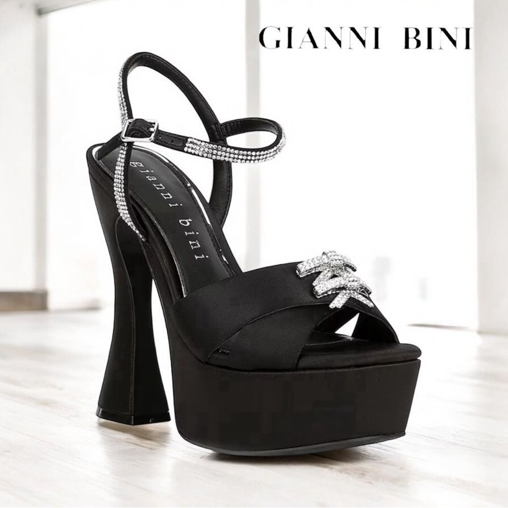 NWT Gianni Bini DEMPSEY Satin Rhinestone Bow Platform Sandals